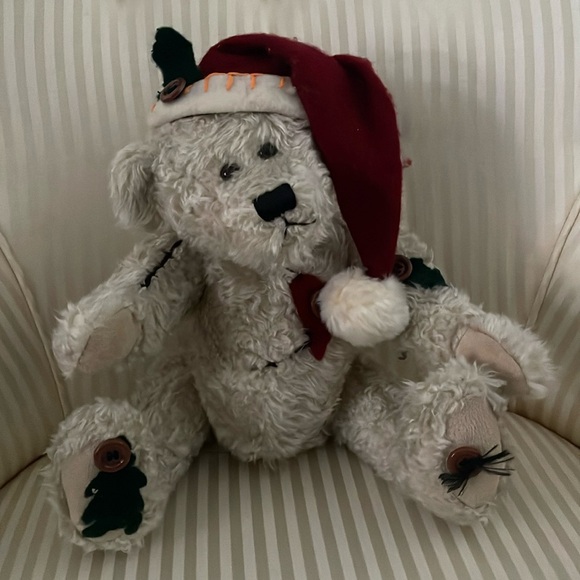 Christmas Bear - stitching - Picture 1 of 6